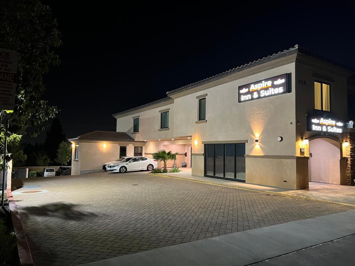 Aspire Inn & Suites Orange Exterior photo